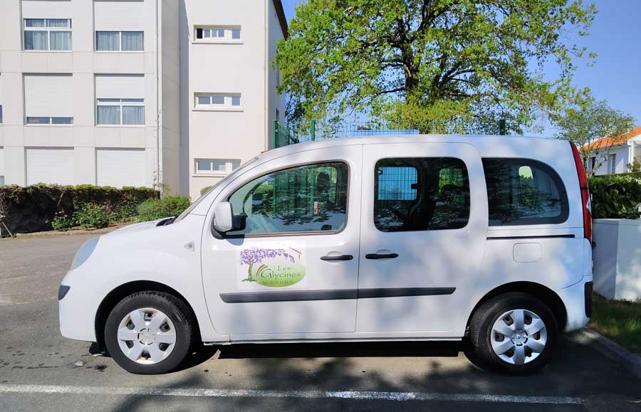 Vehicule-adapte-personnes-agees